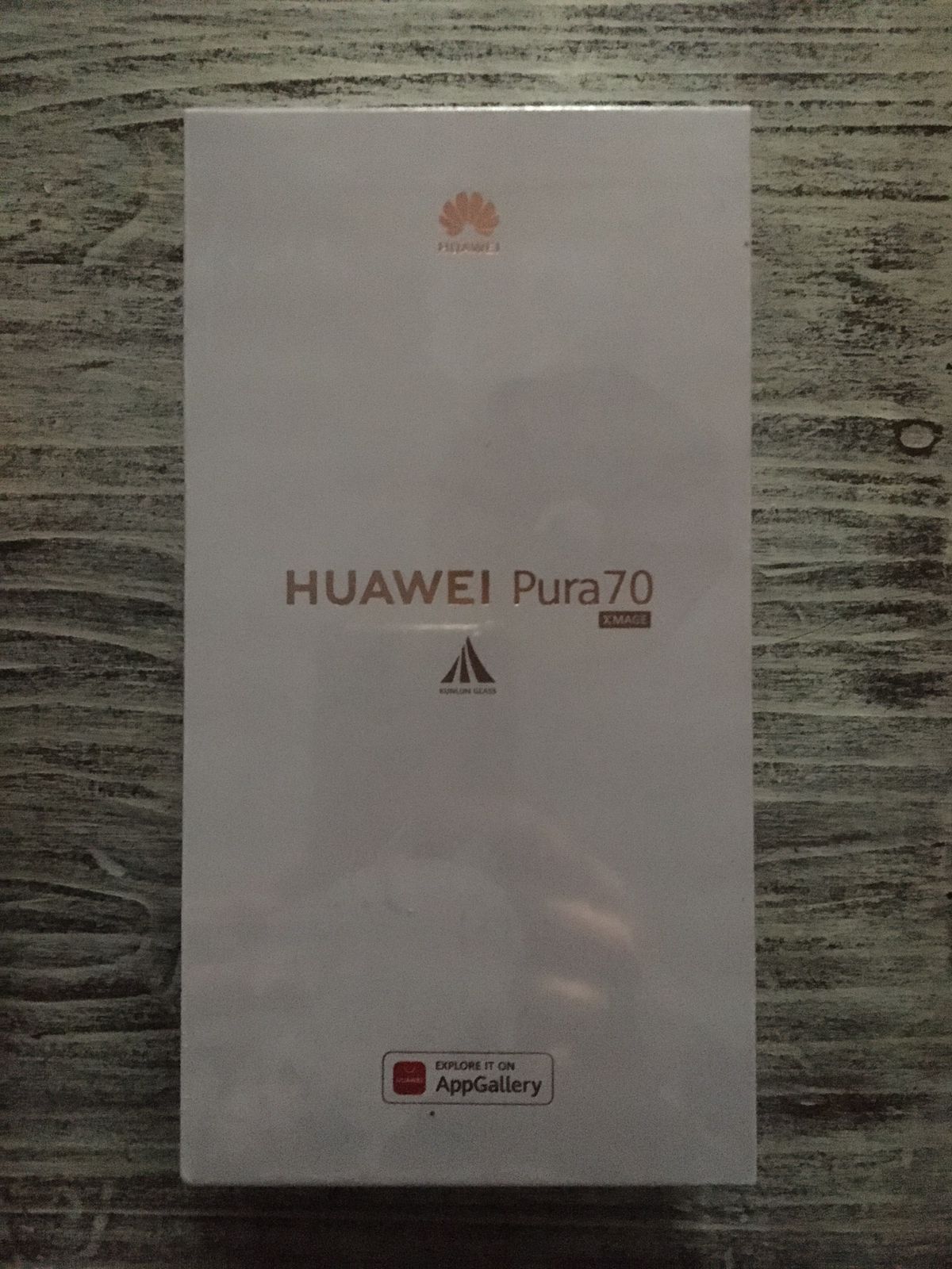 New sealed Huawei Pura 70 flagship